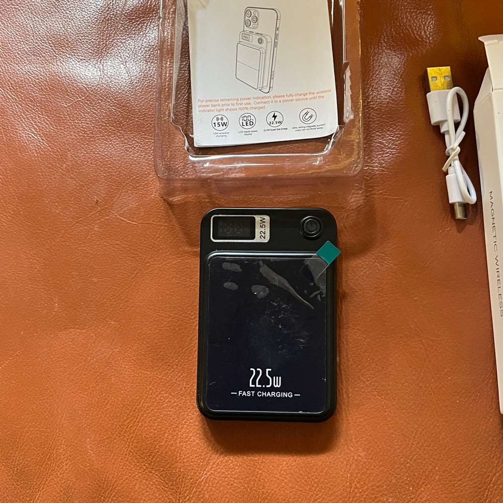 Fast Wireless Power Bank - Picture 2 of 2